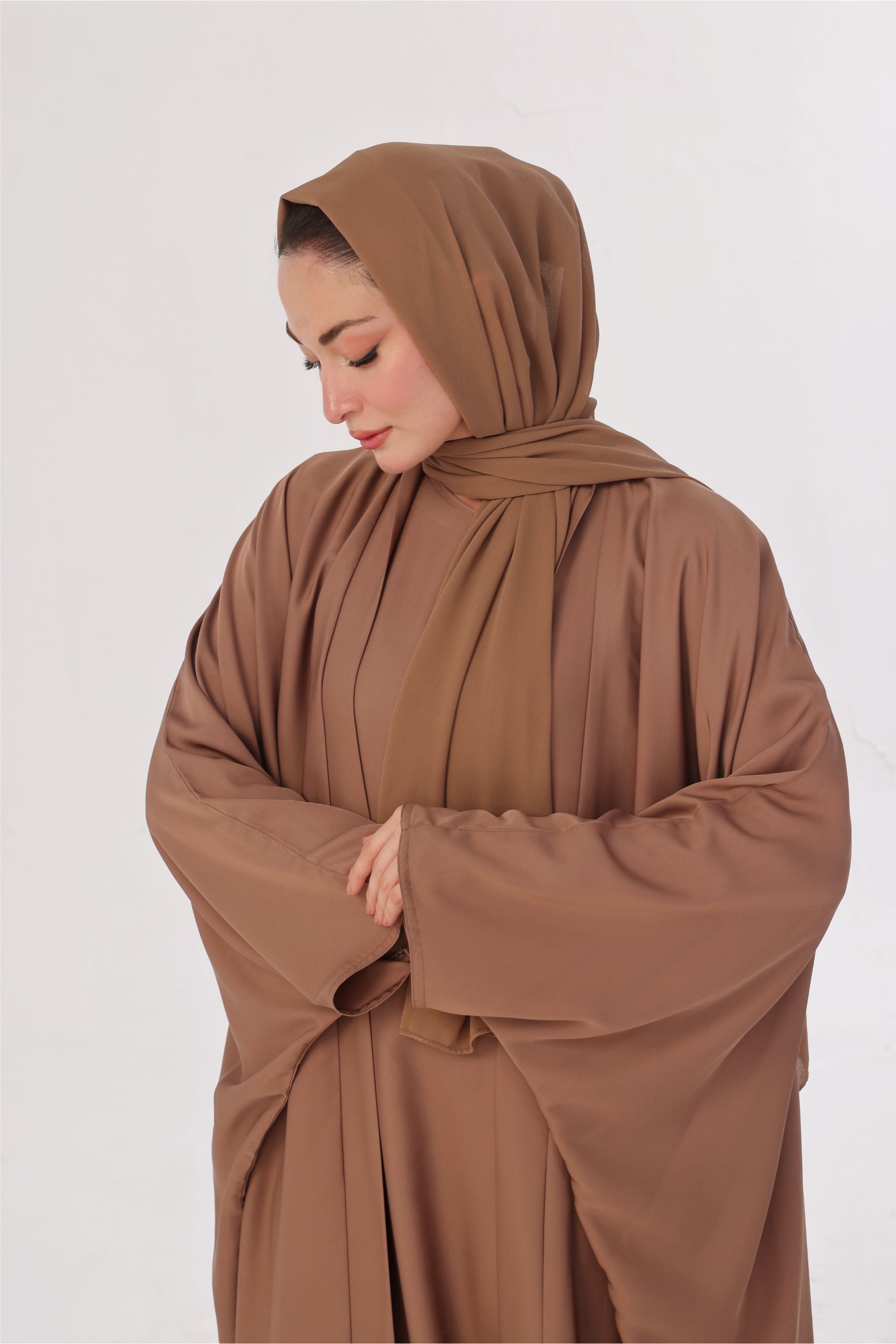 Flowy Farshi Cut Abaya - Almond Brown