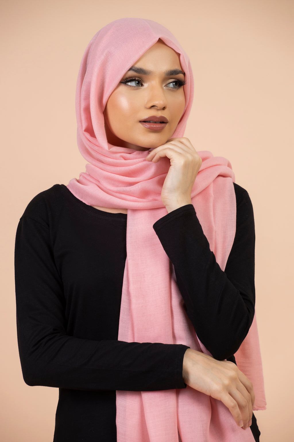 Hijab Organizer/Hanger, Comes - De Valeur by Khushboo