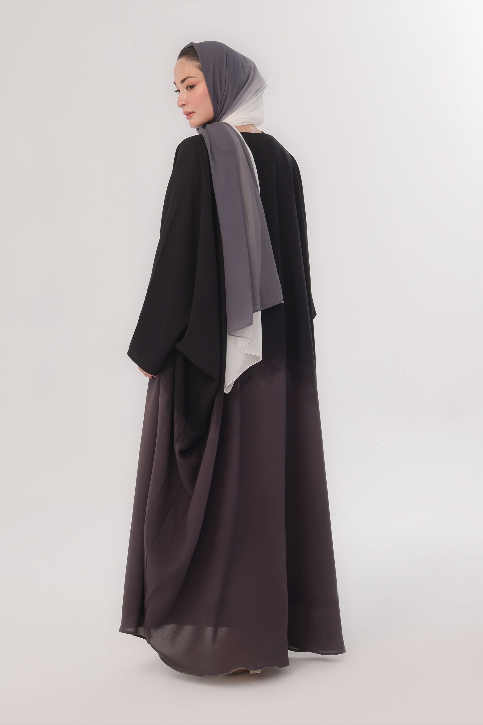 Ombre Farshi Cut Abaya - Whispers of Ash